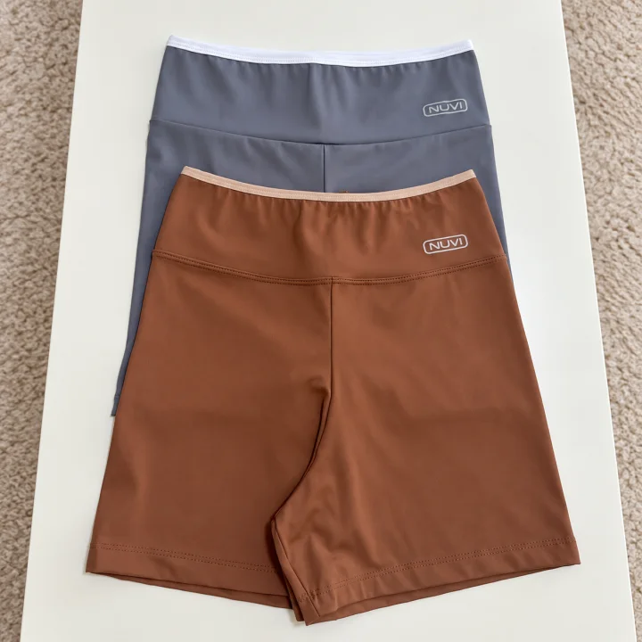 Short bicolor